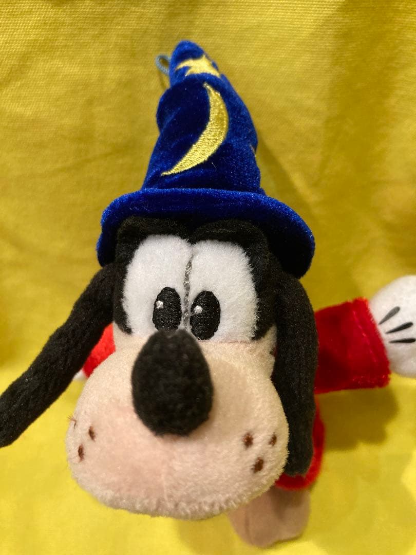 ✳️グーフィー　ぬいぐるみキーホルダー‼️ディズニー✳️星、月刺繍