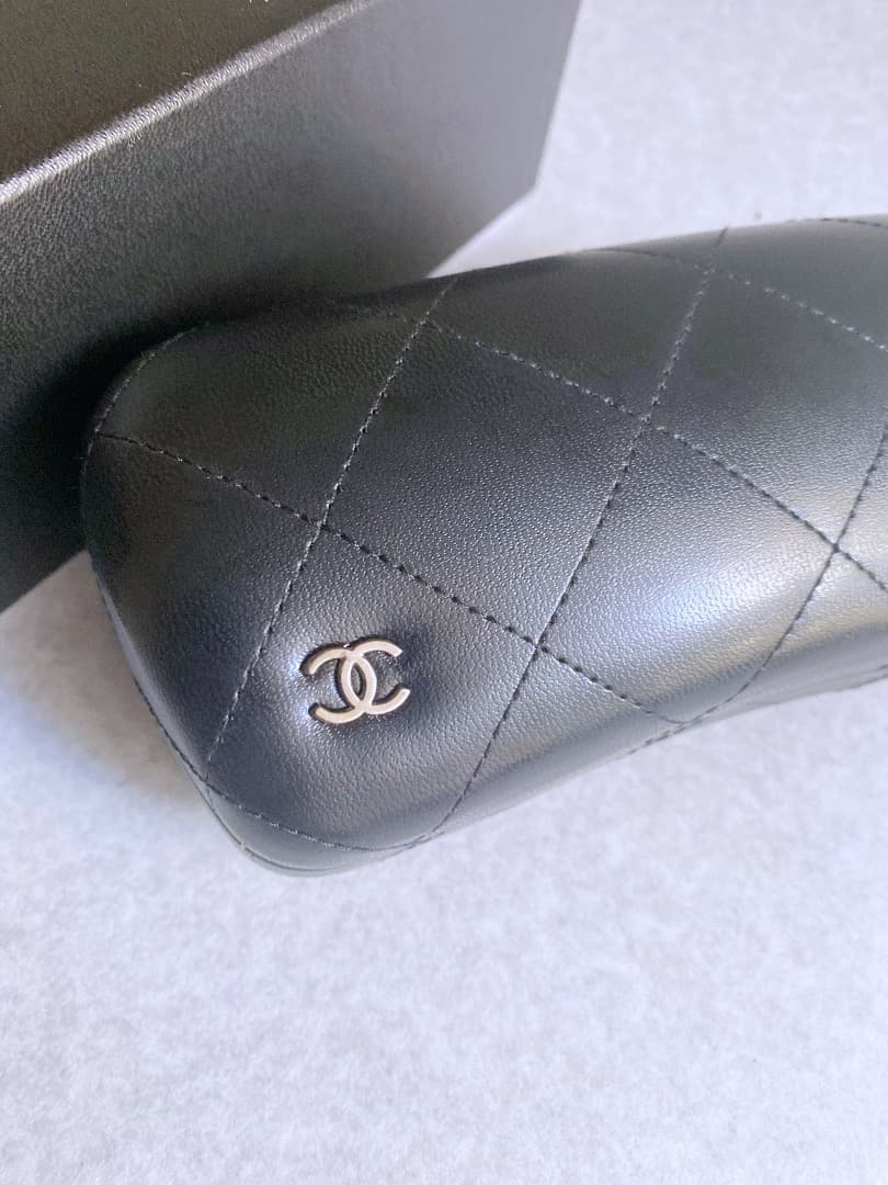 JeYeL【正規美品】CHANEL サングラス　ケース付き