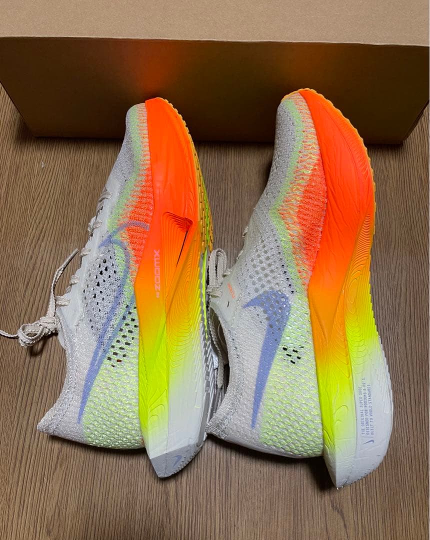 【新品未着用】ナイキ　ヴェイパーフライネクスト%3 25.0cm 限定カラー