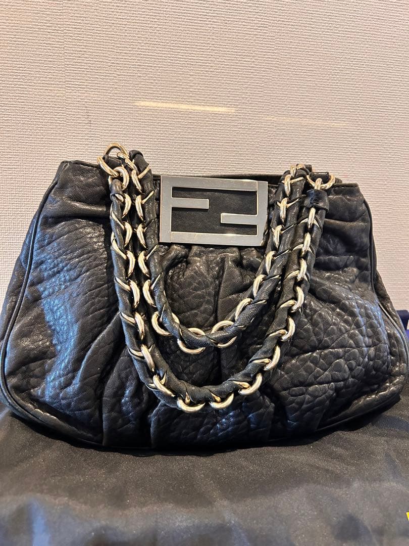 ❤️美品❤️ FENDI 黒 レザー ショルダーバッグ