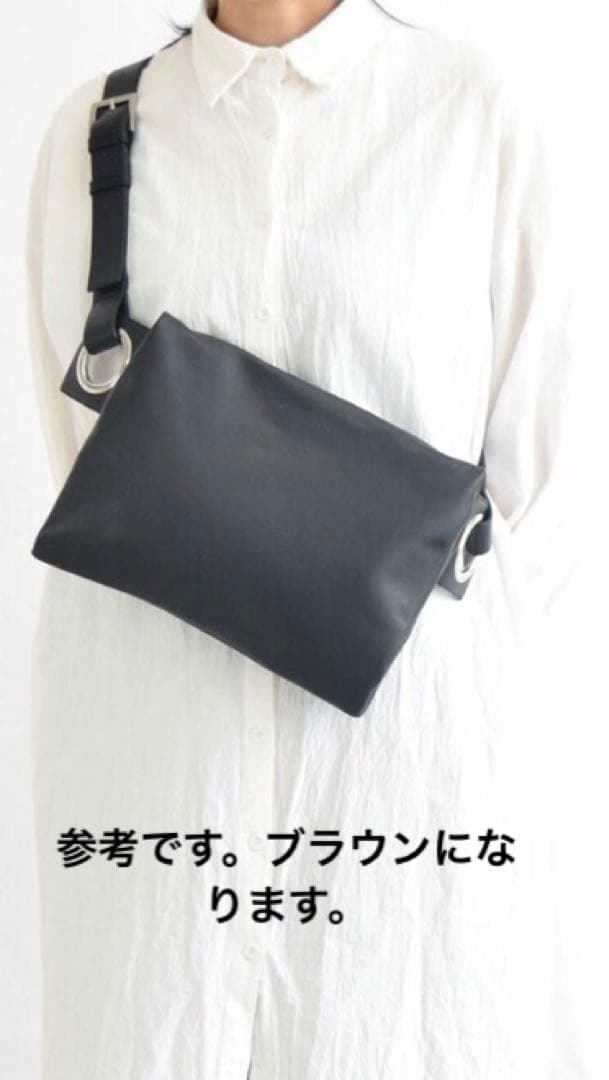 新品！カワカワ kawakawa ボディバッグ　ショルダーバッグ　Mサイズ