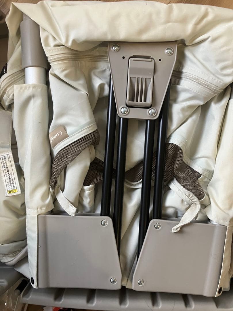 【美品】Combi すくすやトモネル ベビーベッド 本体