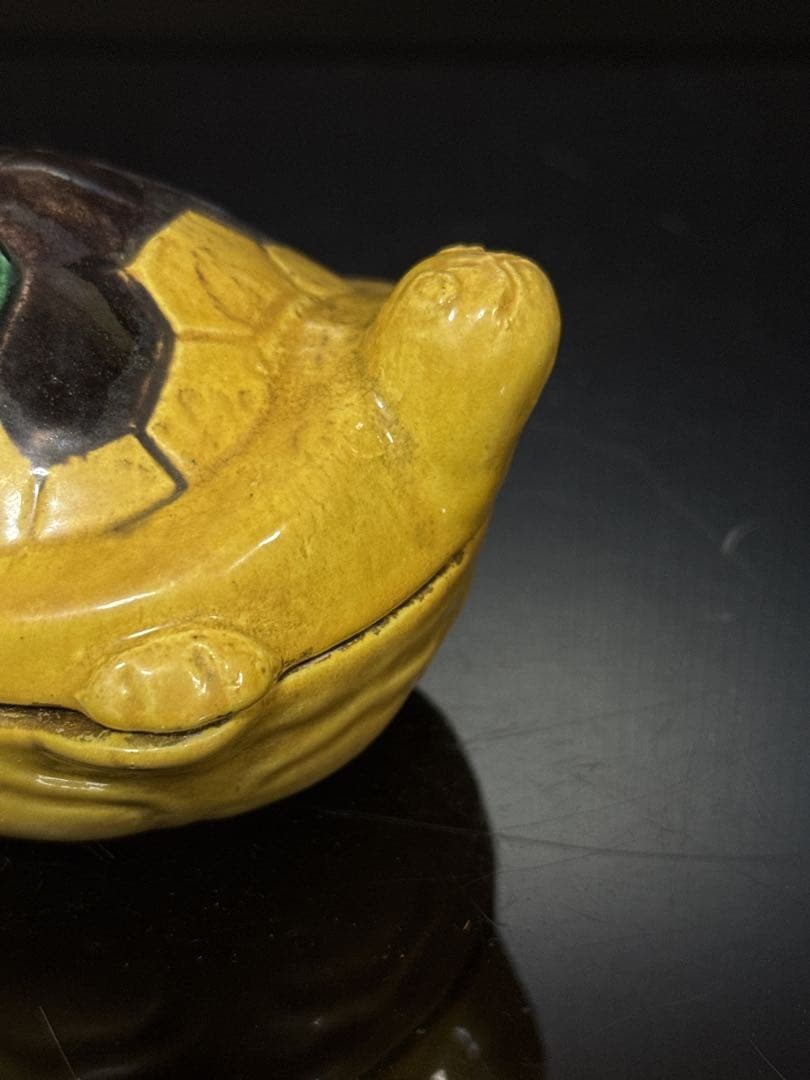 平安 真清水 蔵六 造 交跡 内金箔張 大亀 香合 桐共箱付