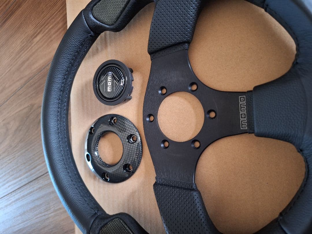 モモ　MOMO　ステアリング　中古　早い者勝ち　ジムニー