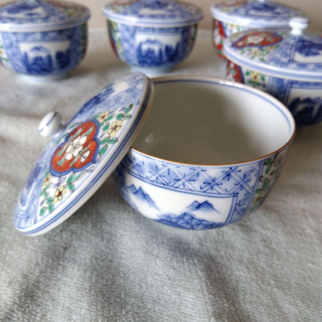 華山萬右衛門作　染錦草花間取山水蓋付湯呑揃