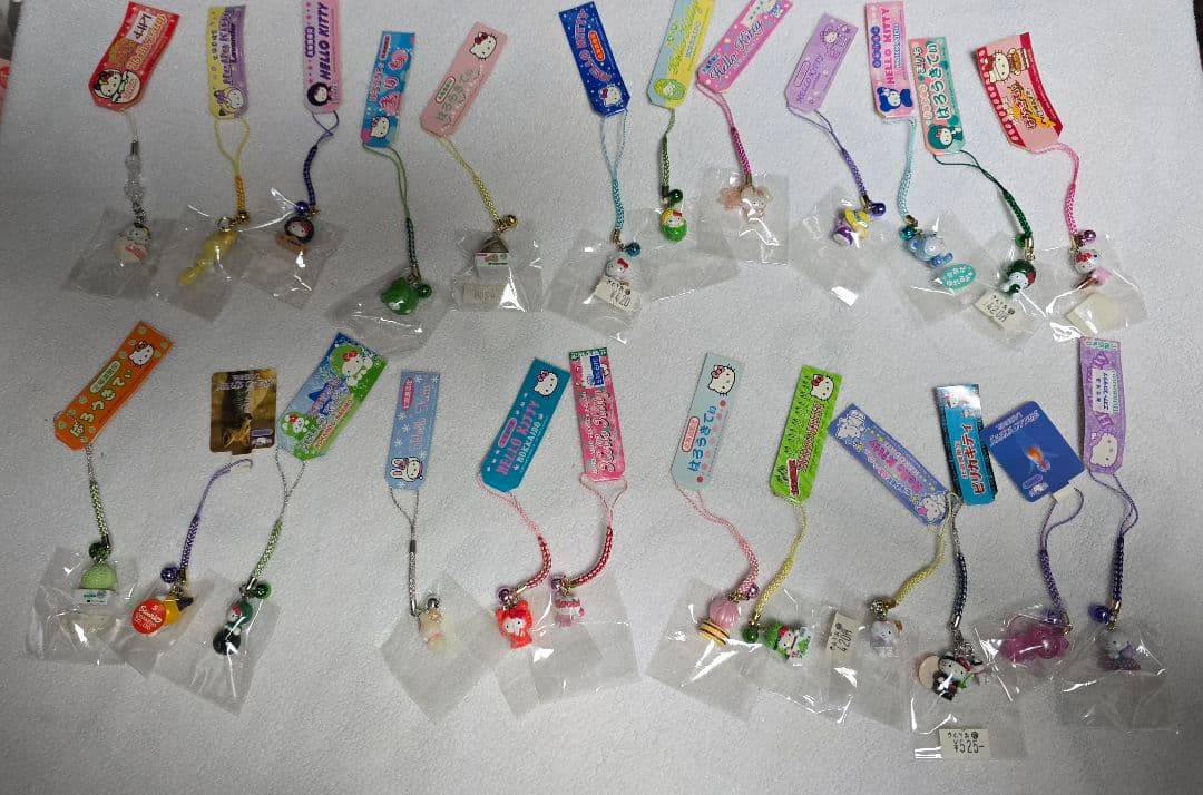 ハローキティ　根付けストラップ　約300個　まとめ売り