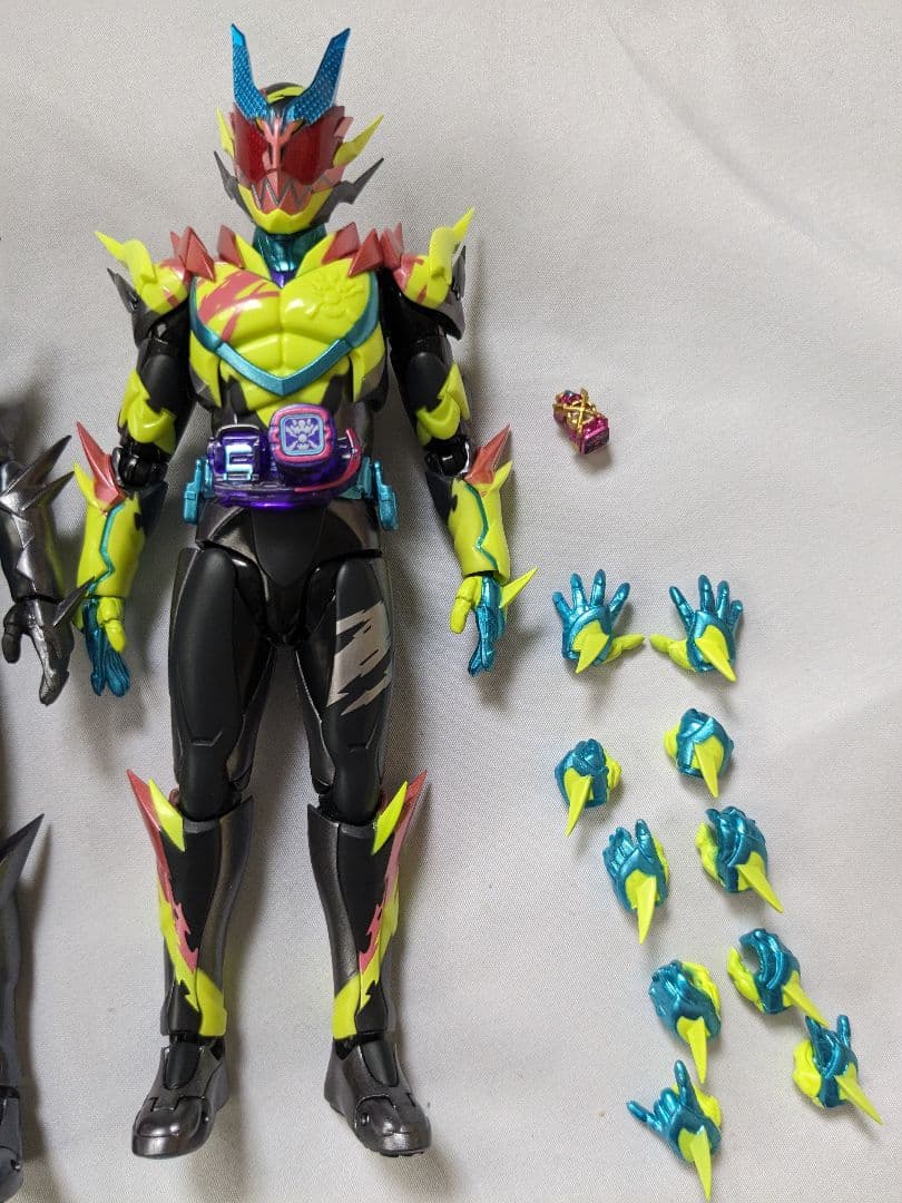 おまけ付き 仮面ライダーリバイス ジャックリバイス サンダーゲイル