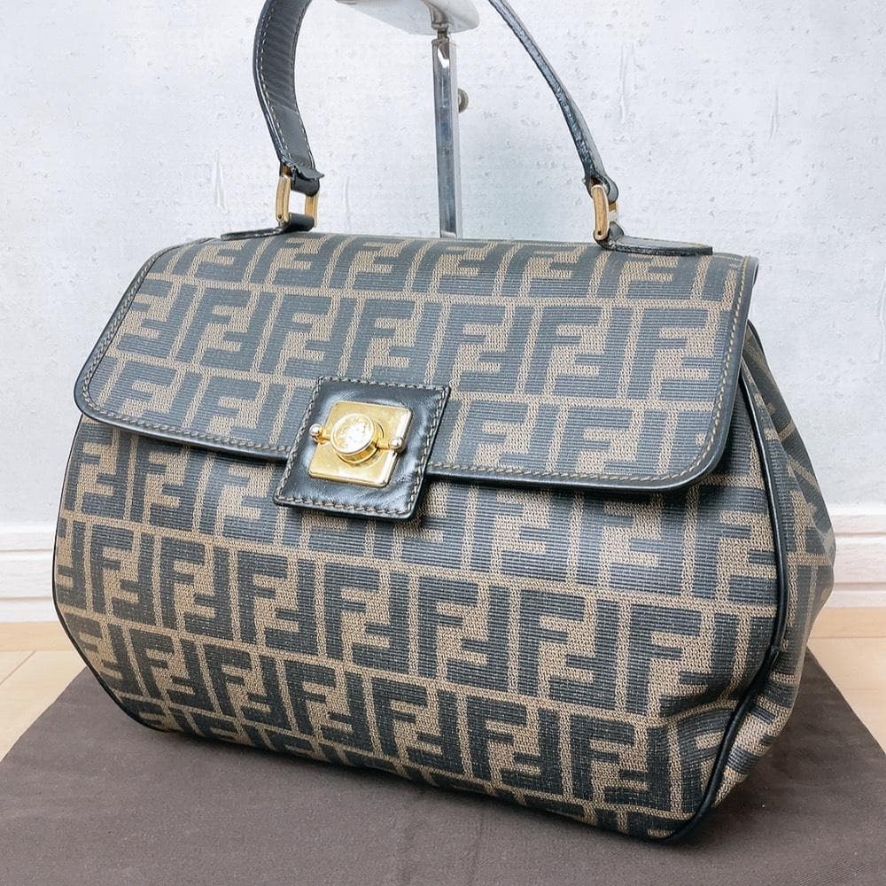 FENDI フェンディ ズッカ柄 ハンドバッグ ワンハンド レディース ズッカ