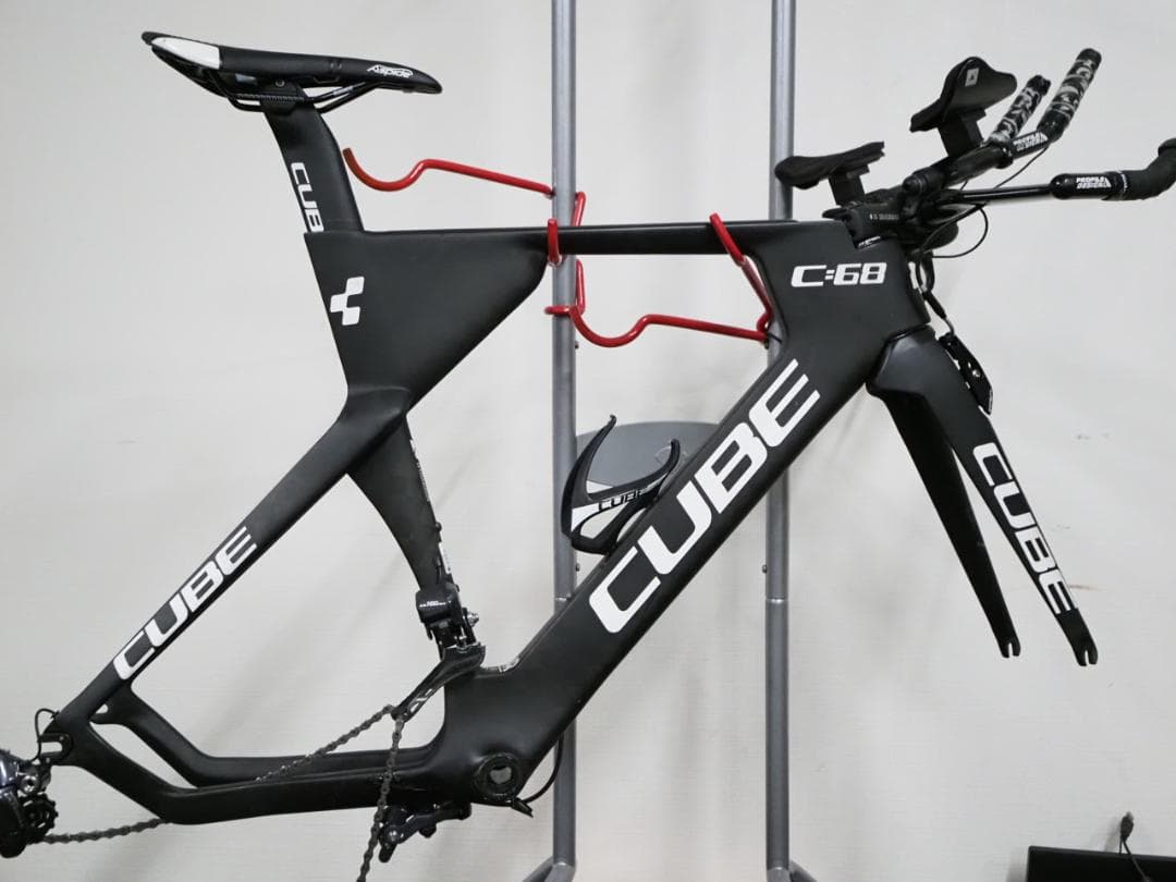 トライアスロンバイク CUBE C:68 AERIUM Di2 TTバイク