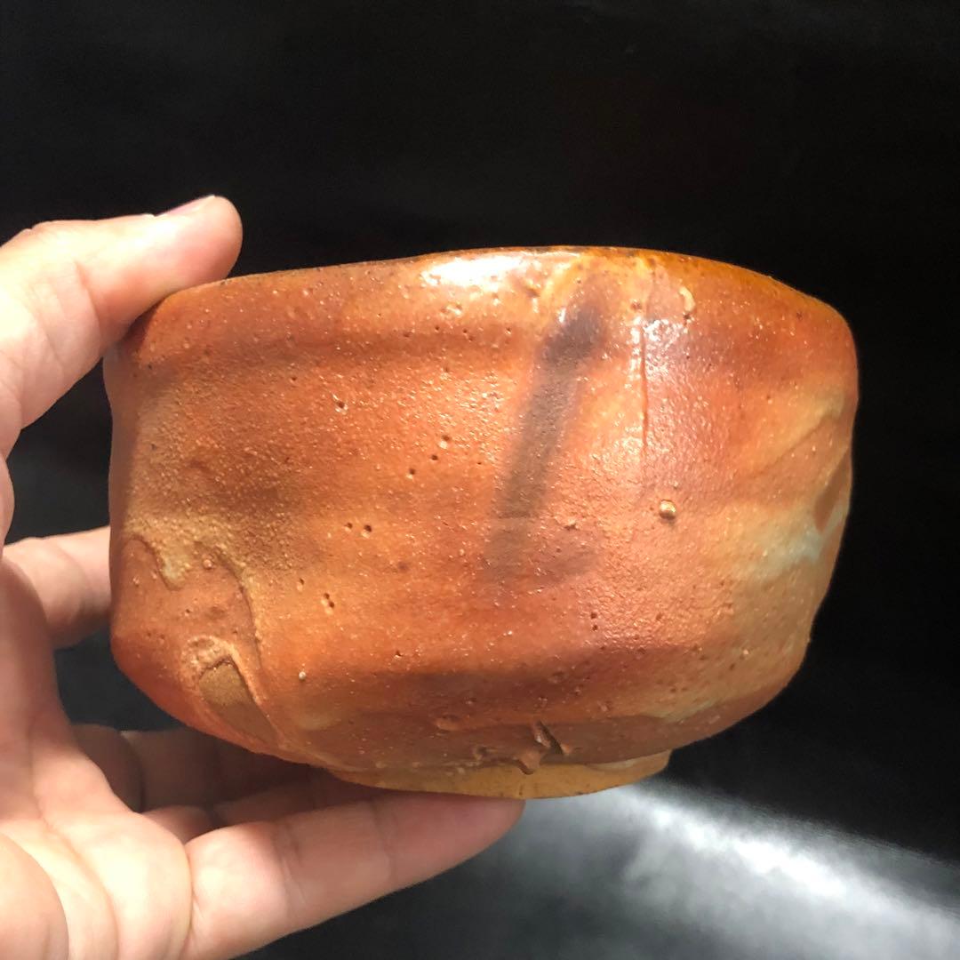究極の美◼️蔵から複雑に隆起したかなり雰囲気の良い抹茶茶碗が出て来ました。古美術