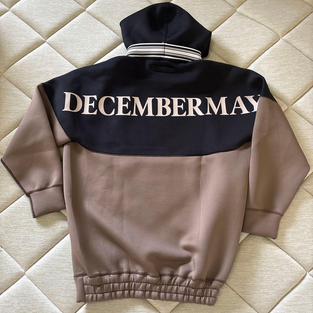 ディセンバーメイ　パーカー　ユニセックス