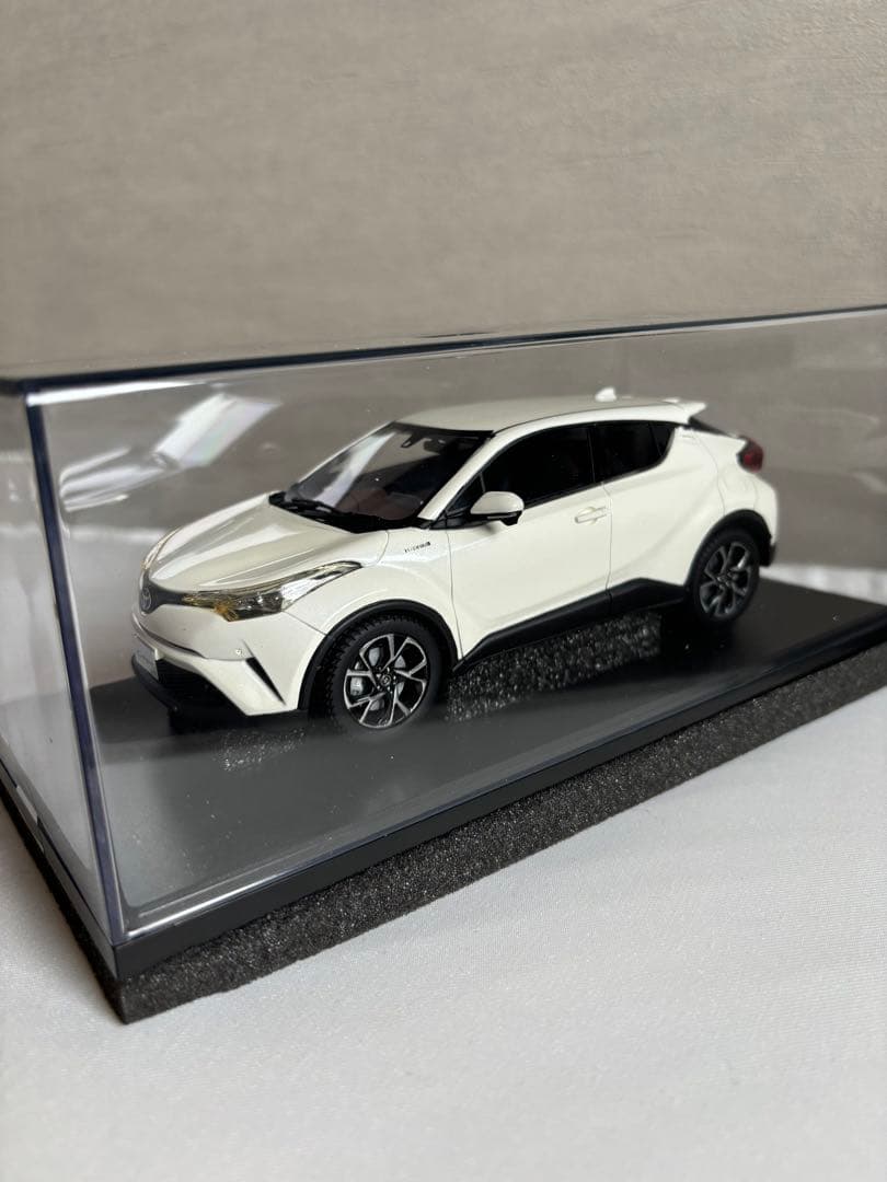 1/24　Toyota　C-HR　G（2017）　ホワイトパール