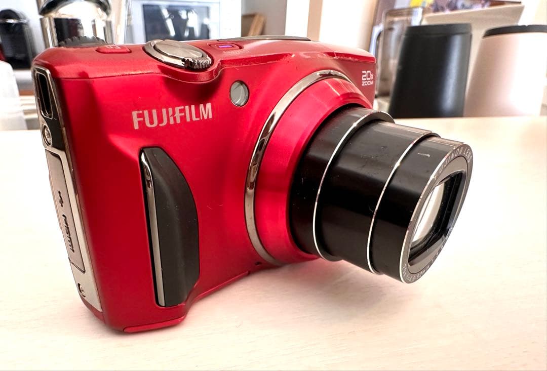 デジタルカメラFUJIFILM f900exr レッド新品リチウム電池付