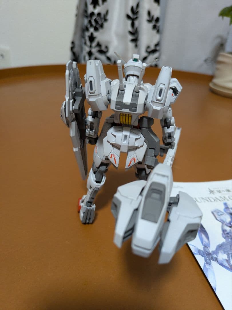 ガンダム　キャリバーン HGモデル ホワイト ガンダム完成品　塗装済