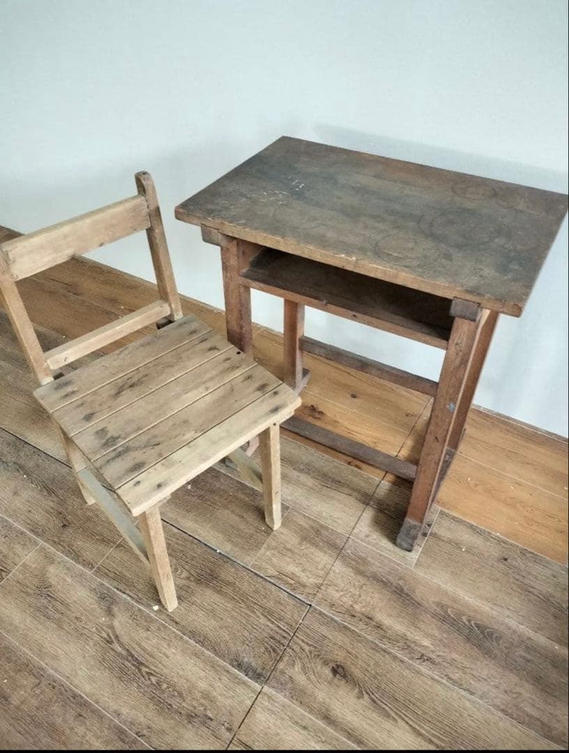 引っ越し前セール　アンティーク　机　学習机　古道具/昭和レトロ/小学校机