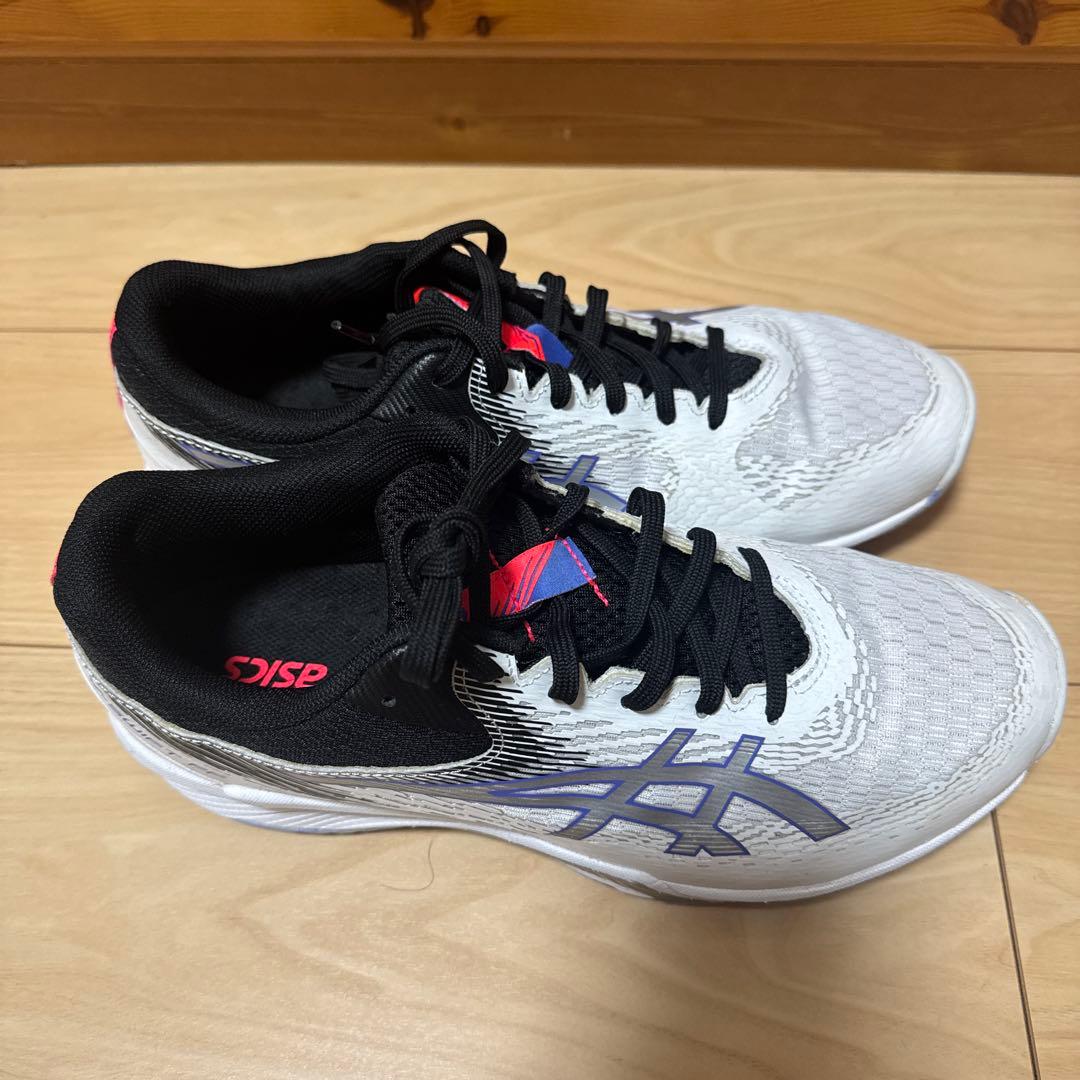 お得！！ASICS バレーボールシューズ25.5cm 4E