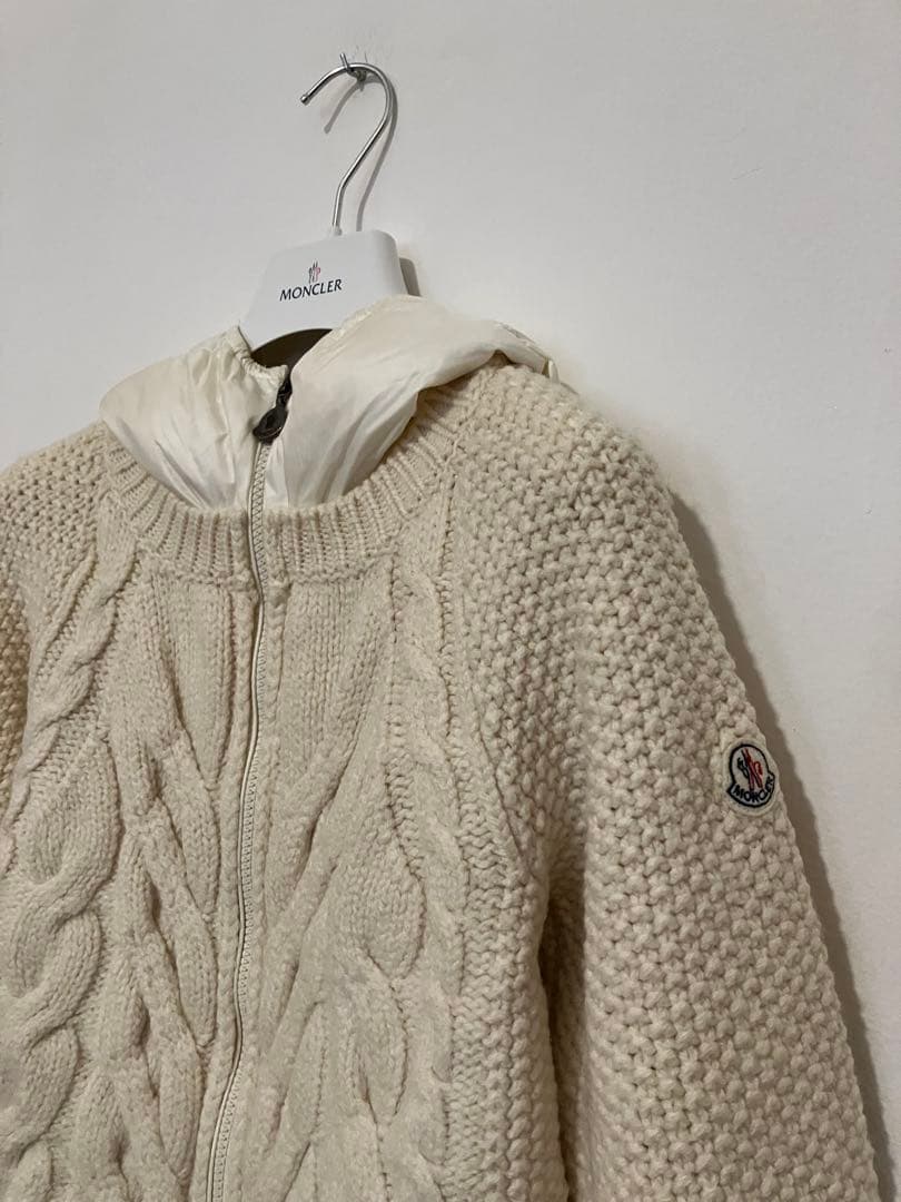 Moncler モンクレール　フードつきニットとダウンのコンビカーディガン