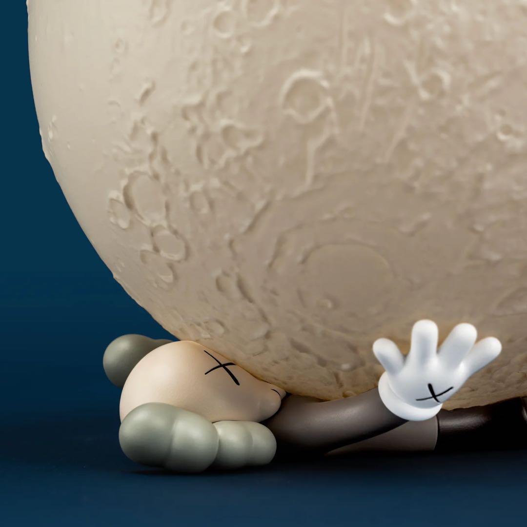 【新品未開封】KAWS HOLIDAY BIG MOON