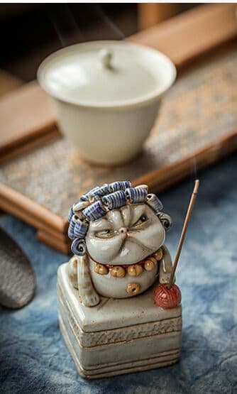 炉香挿し 招き猫 小振り品. 贈り物