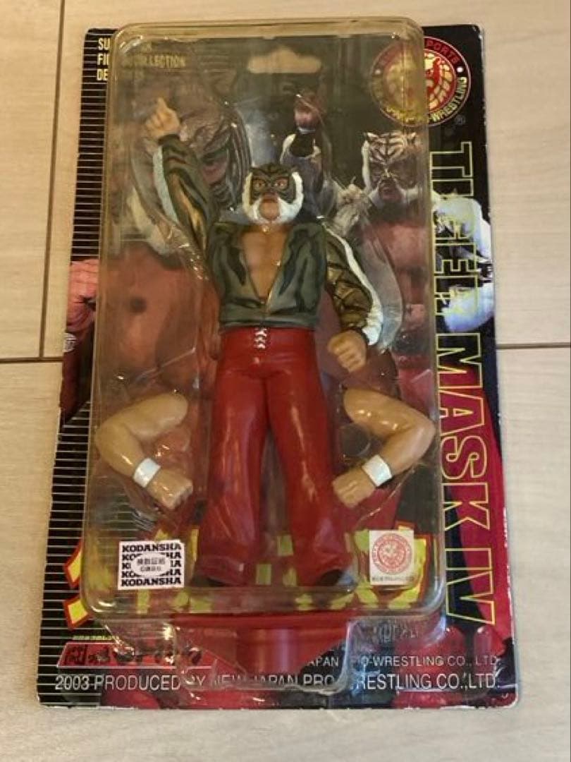 黄金の虎4代目　タイガーマスクフィギュア