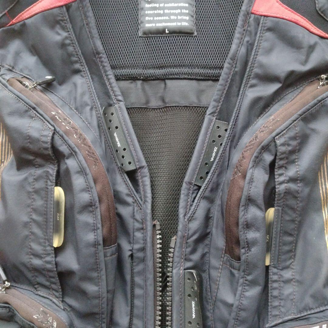 ダイワ スペシャル鮎フィッシングベスト 黒/赤