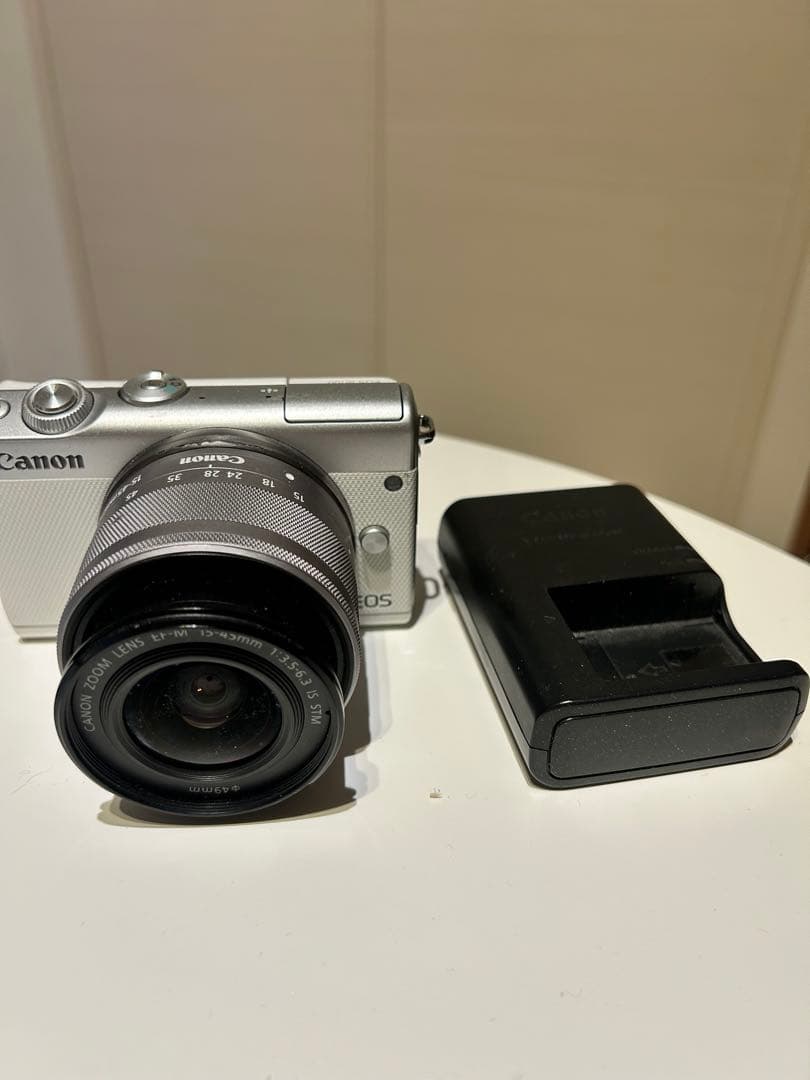 【値下げ中❗️】Canon EOS M100 ミラーレスカメラ