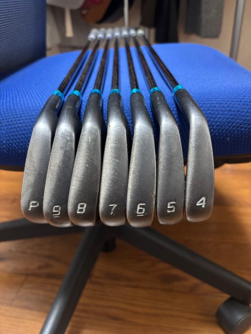 コブラ　キングフォージドブラックアイアン　4-p