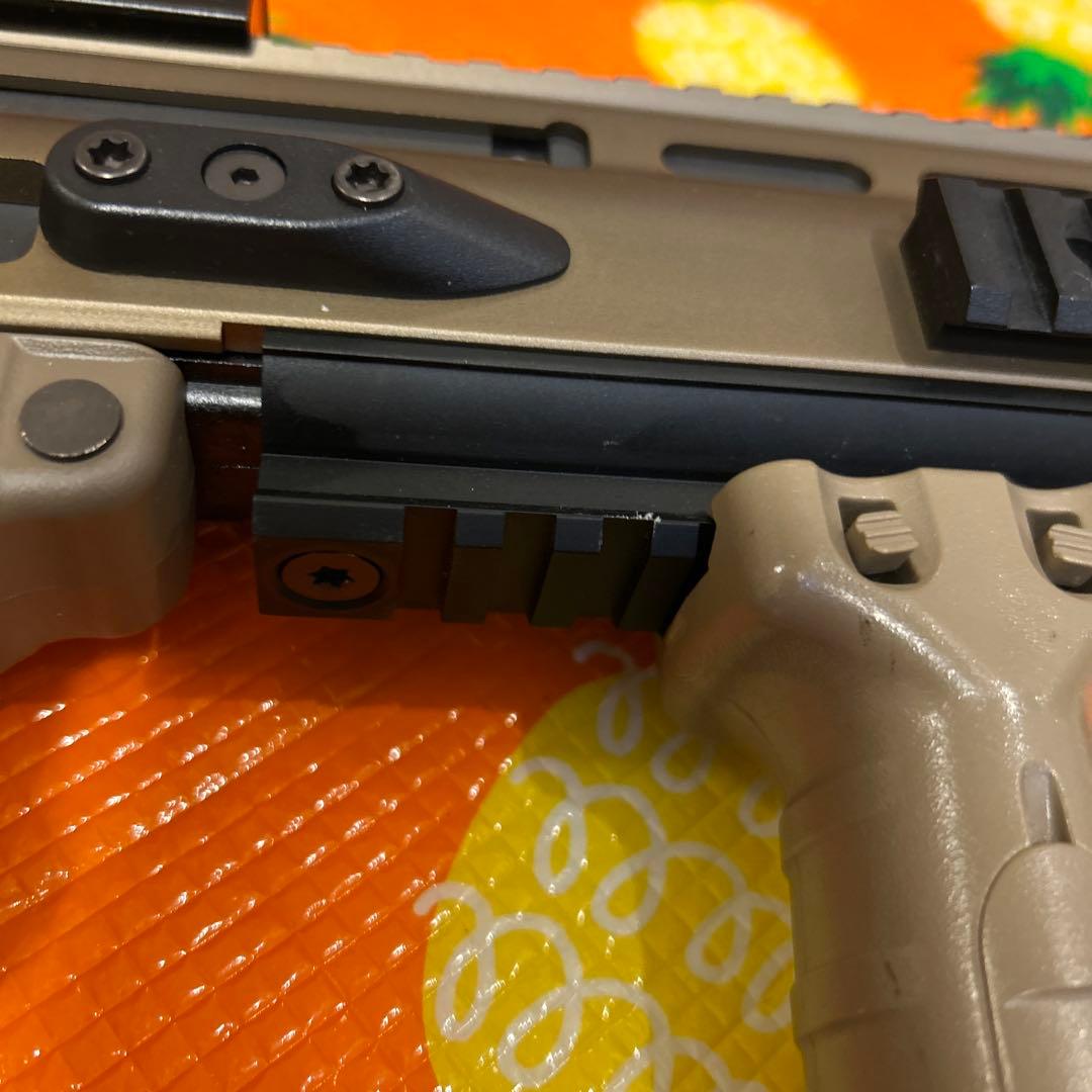 オリーブドラブ アサルトライフル フロントグリップ付き