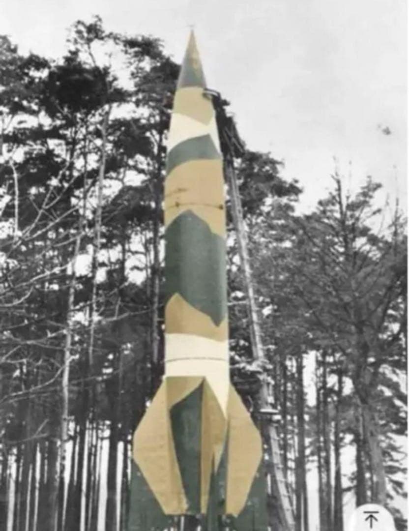 B）PMA製 WWⅡ ドイツ軍V2ロケット　弾道ミサイル　1/72 完成品模型