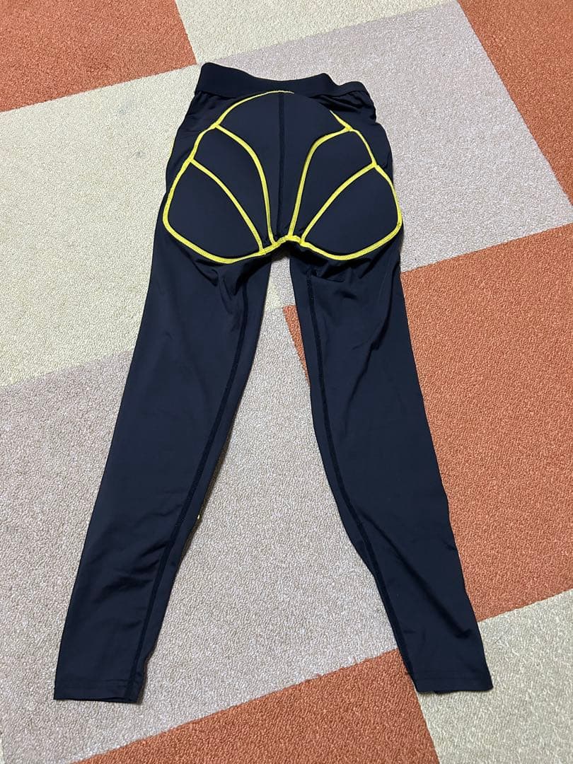 BURTON 迷彩柄 スノーボードウェア Mサイズ