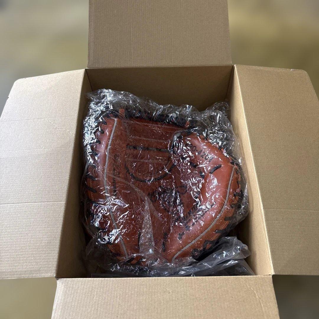 新品タグ付きハタケヤマ硬式用野球キャッチャーミット右利き用