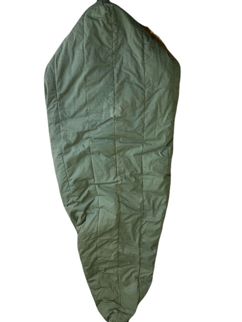 売り切り価格　米軍実物　シュラフ　スリーピングバッグ　中綿入り　ダッフルバッグ付