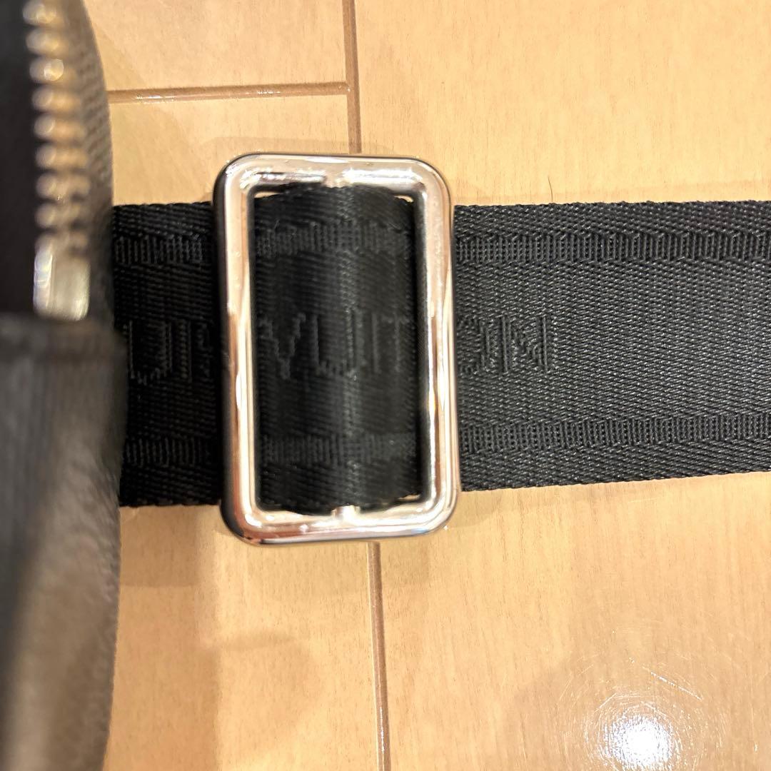 ルイヴィトン　ほぼ未使用品 ダミエグラフィット アンブレール　ショルダーバッグ