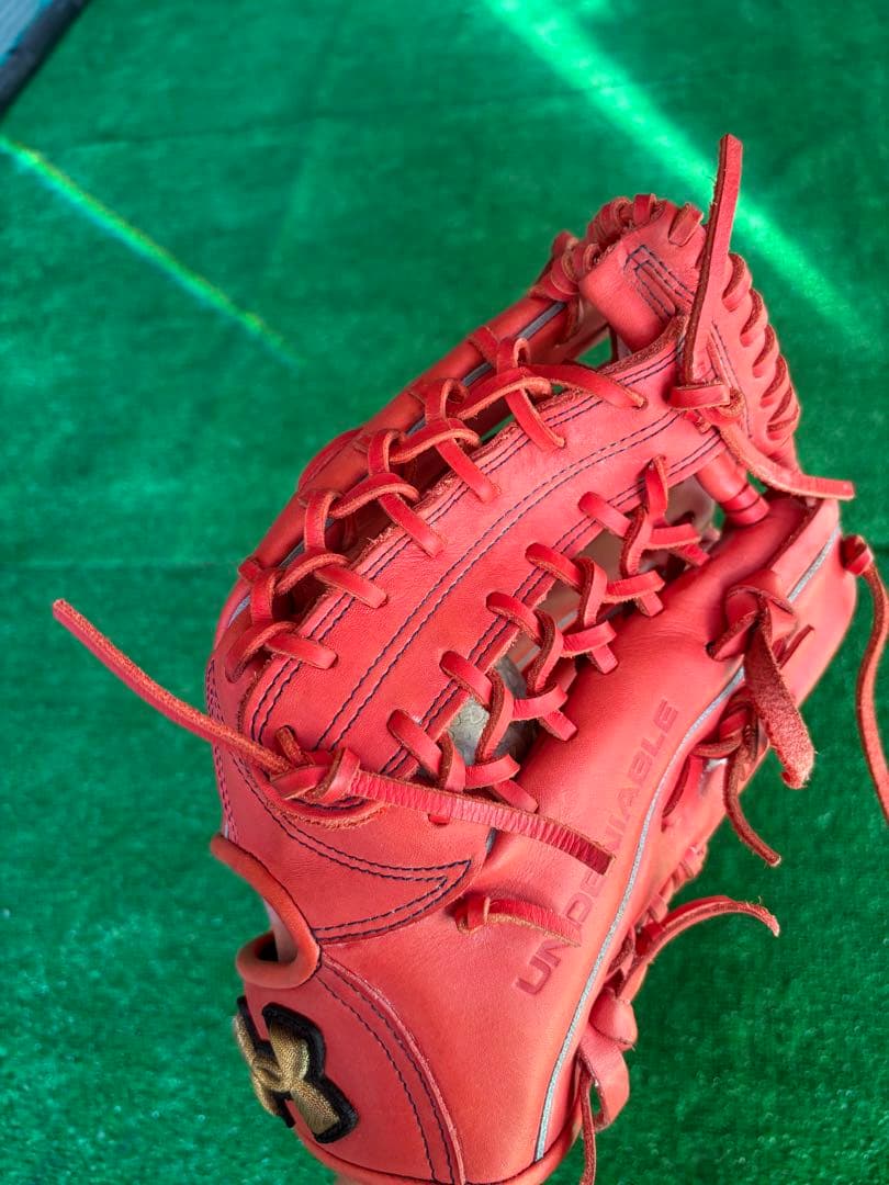 Under Armour 軟式グローブ 赤