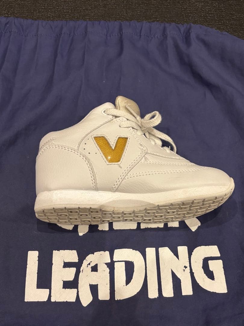 【‼️値下げ‼️】チアリーディングシューズ　varsity 19.0cm