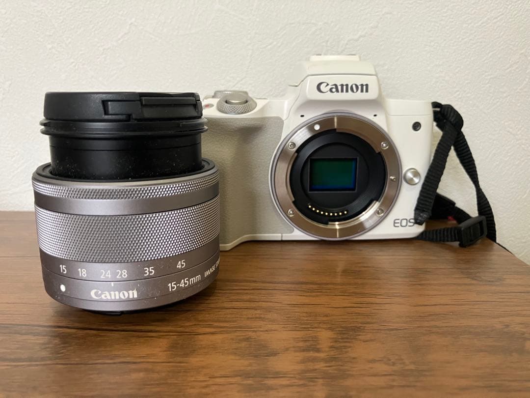 【O】Canon kiss M2 レンズ15-45mm レンズキット カメラ