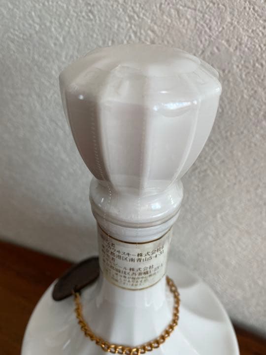 ニッカウヰスキー　鶴17年　陶器ボトル  新品未開封