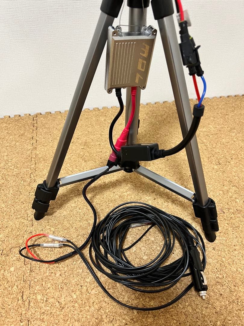 灯火採集　三脚型　ライトトラップ　HID55w 紫外線放出加工済