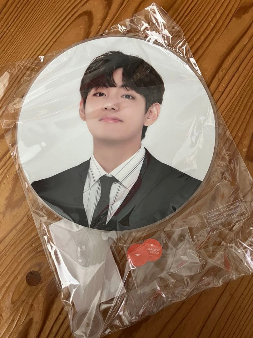 公式グッズ　BTS テテ V トレカ アクスタ　うちわ等　まとめ売り