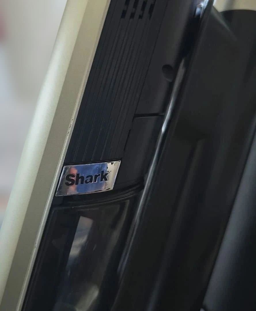 Shark EVOPOWER W25 充電式ハンディクリーナー