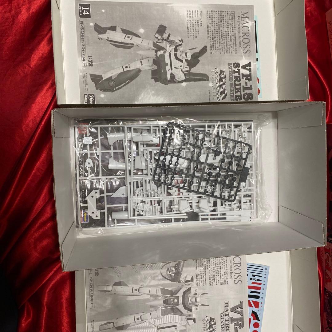 VF-1 バルキリー 3点セット　新品　未開封　マクロス　プラモデル　1/72