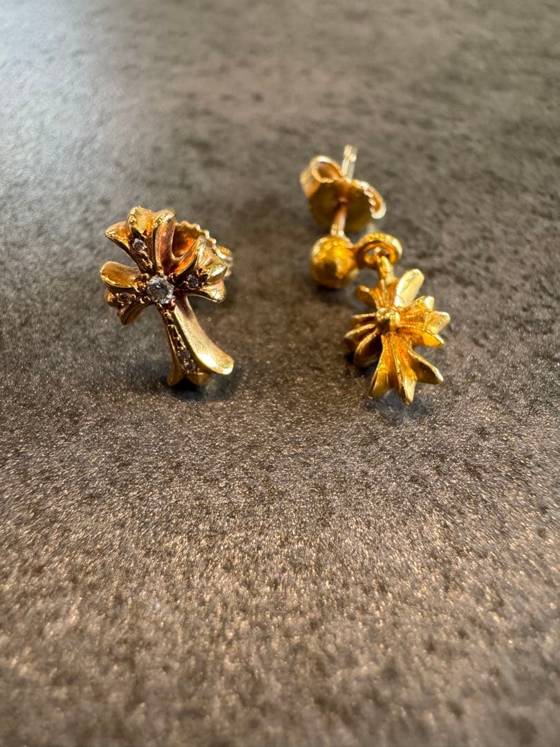 あしか 3/11まで。クロムハーツ 22k タイニー ピアスセット