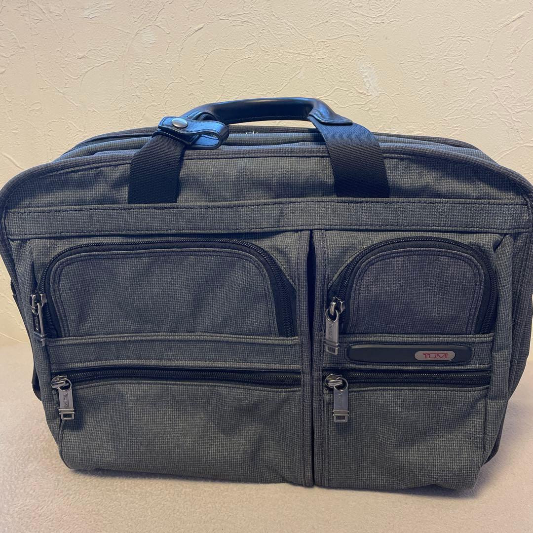 TUMI グレー ビジネスバッグ