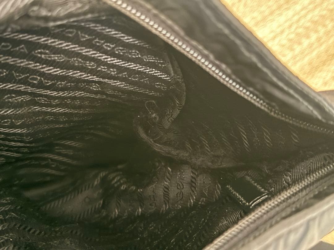 PRADA プラダ　サコッシュ　ナイロン ショルダーバッグ　白タグあり