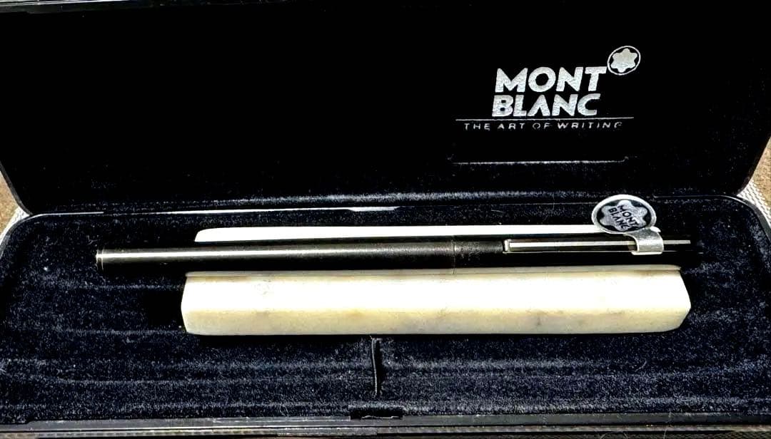【美品】モンブラン No1124 万年筆 漆黒ロードナイト鉱加工