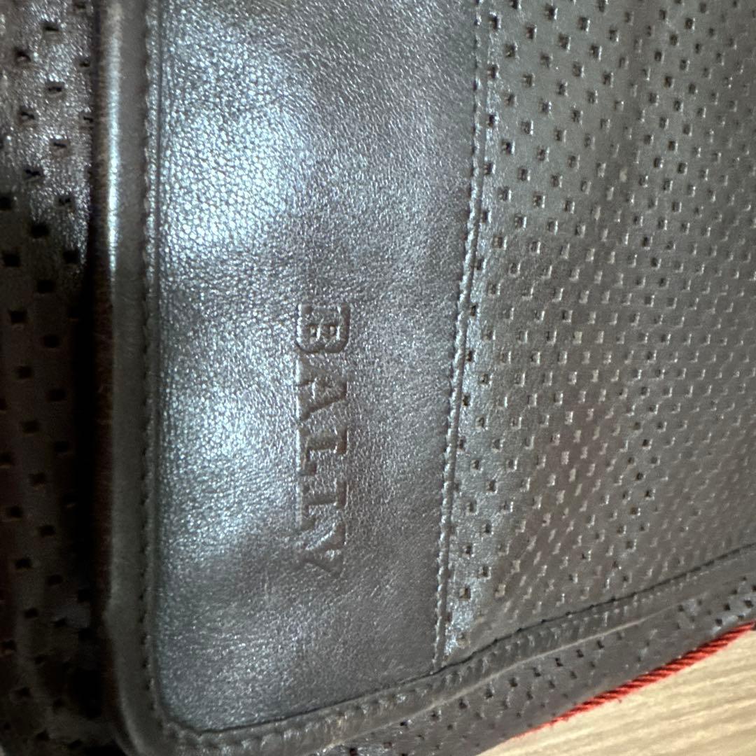 BALLY ダークブラウン ショルダーバッグ【パンチング】