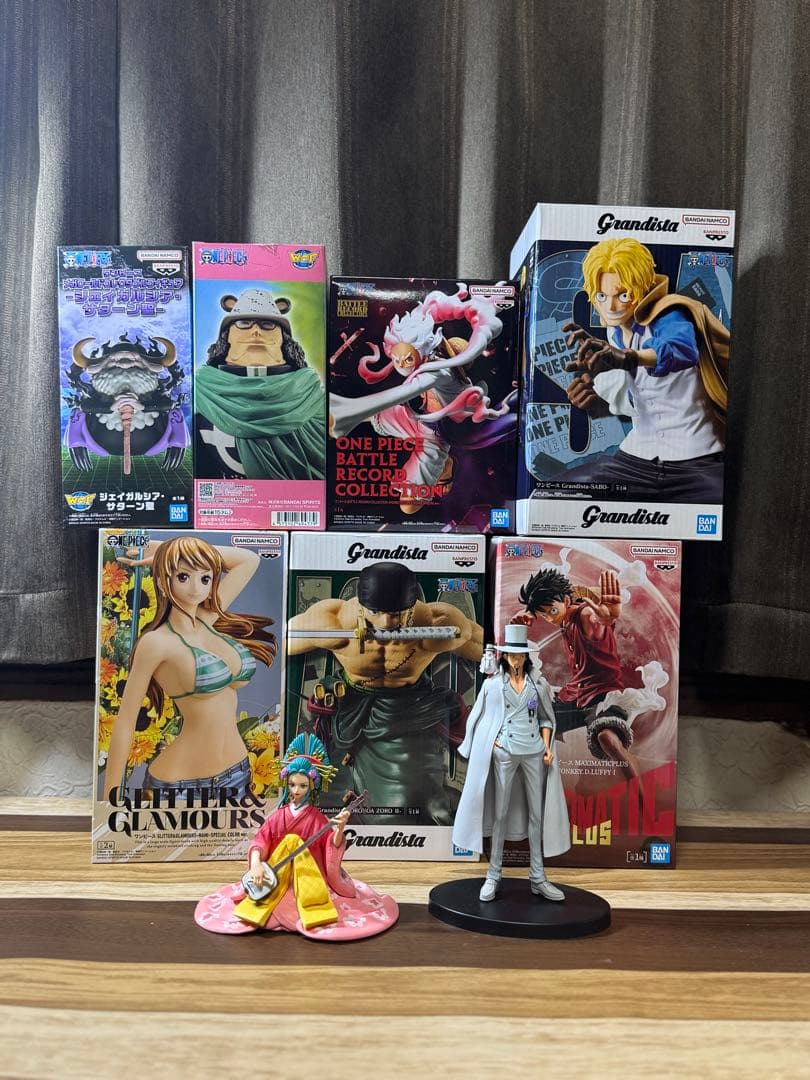 ワンピースフィギュア　7点セット