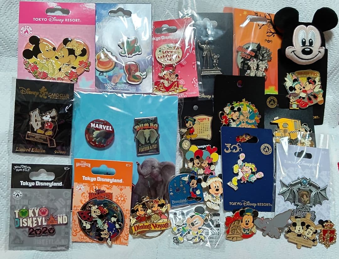 ディズニー　ピンズ、缶バッジ、小物　110点　まとめ売り