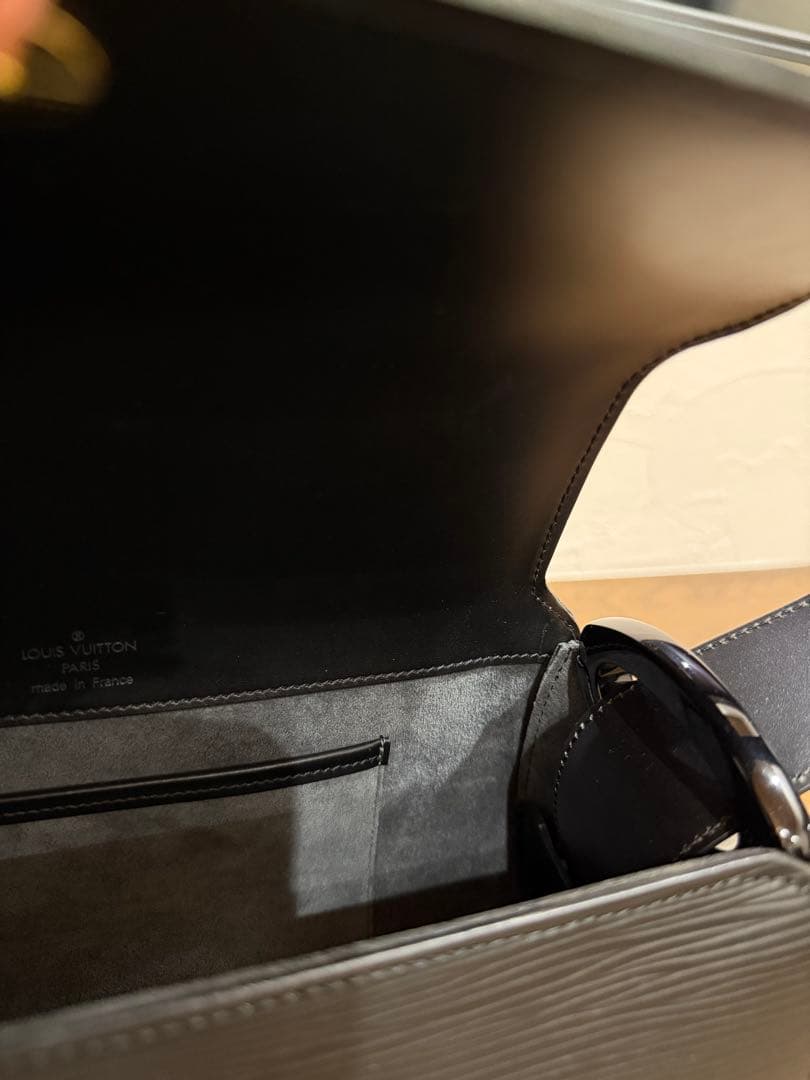 Louis Vuitton　ショルダーバック　エピ　ノクターンPM　BLACK