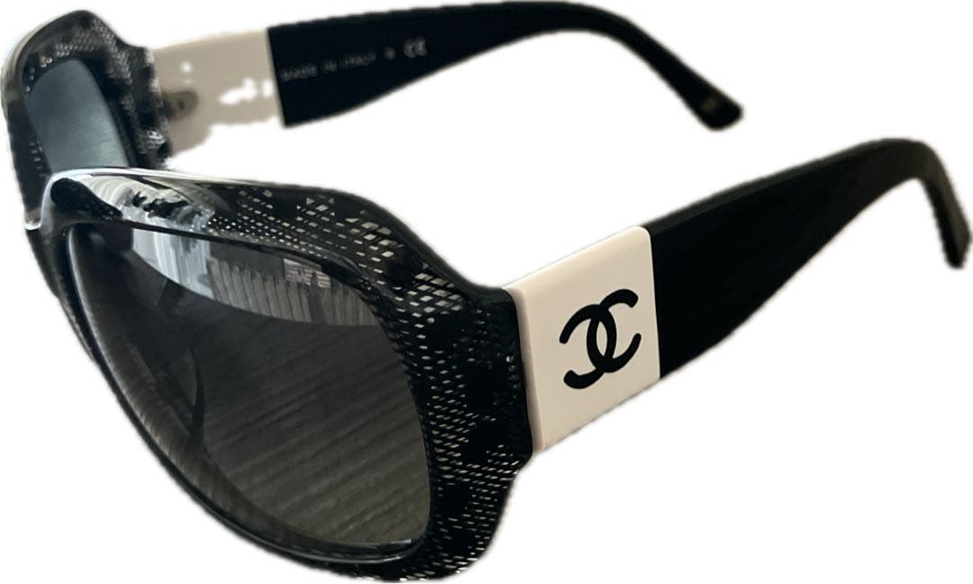 CHANEL ラウンド型サングラス ブラック×ホワイト